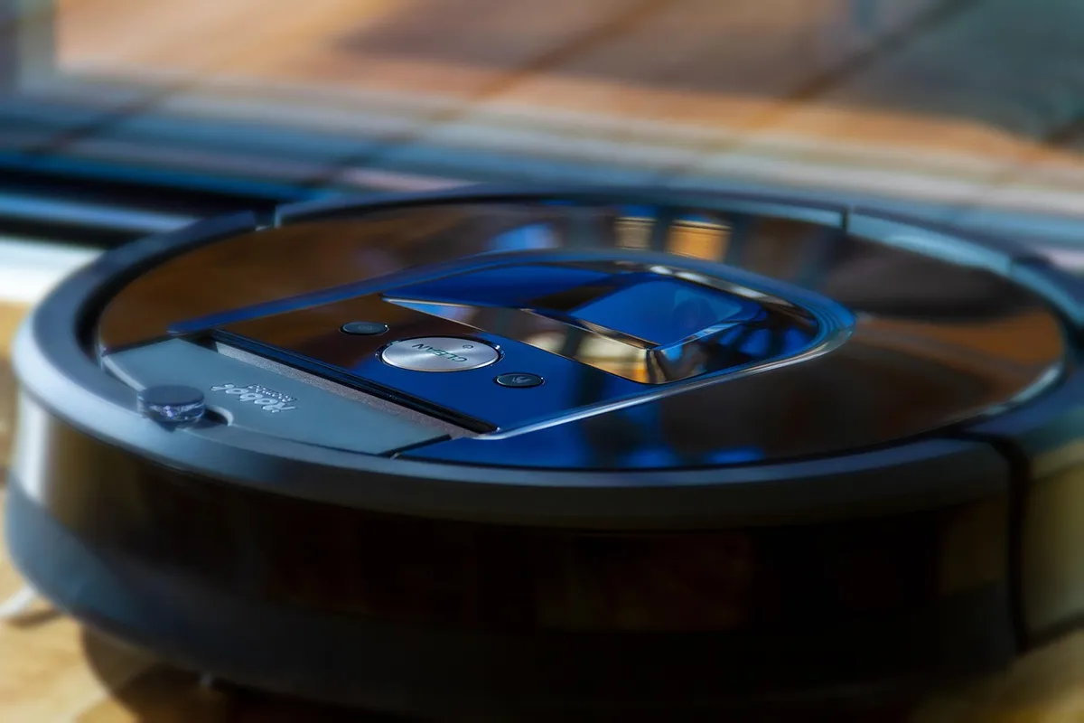 robot vacuum cleaner, robot, machine, household appliance, mammal, clean, equipment, vacuum cleaner, house work, cleanser, hygiene, sweeper, cleaning, vacuum cl