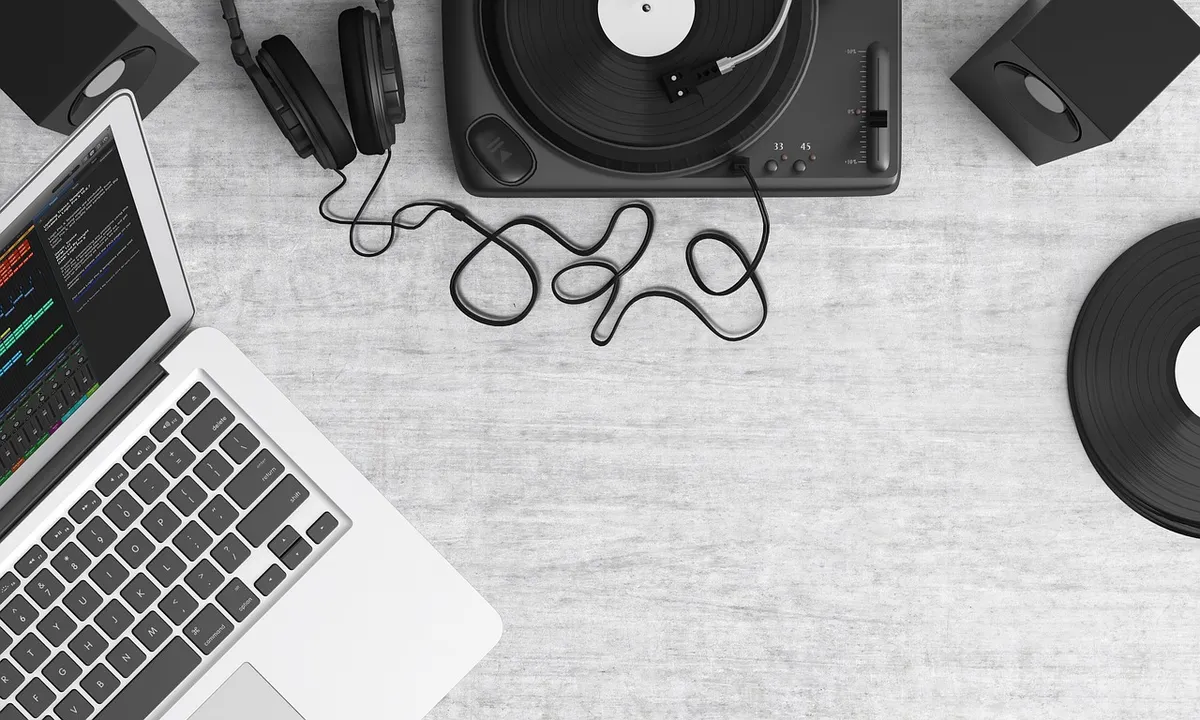 turntable, music, laptop, audio, record, sound, vinyl record, record player, technology, top view, flat lay, copy space, music, music, music, music, music, tech